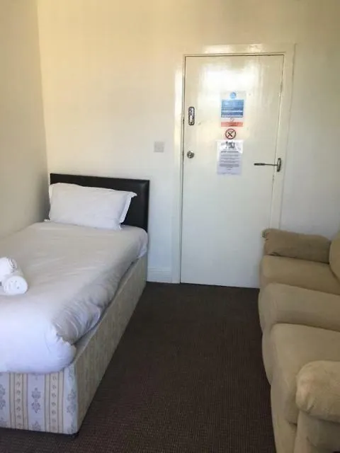 Gateway Lodge Cleckheaton Guest house